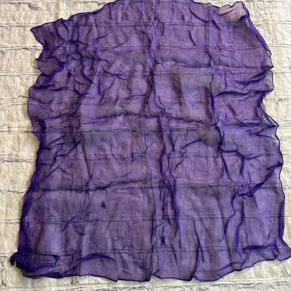 LOT OF (3) SQUARE DIFFERENT SIZE SCARVES VINTAGE HANKIES AND PURPLE SHEER GAP - Picture 6 of 9